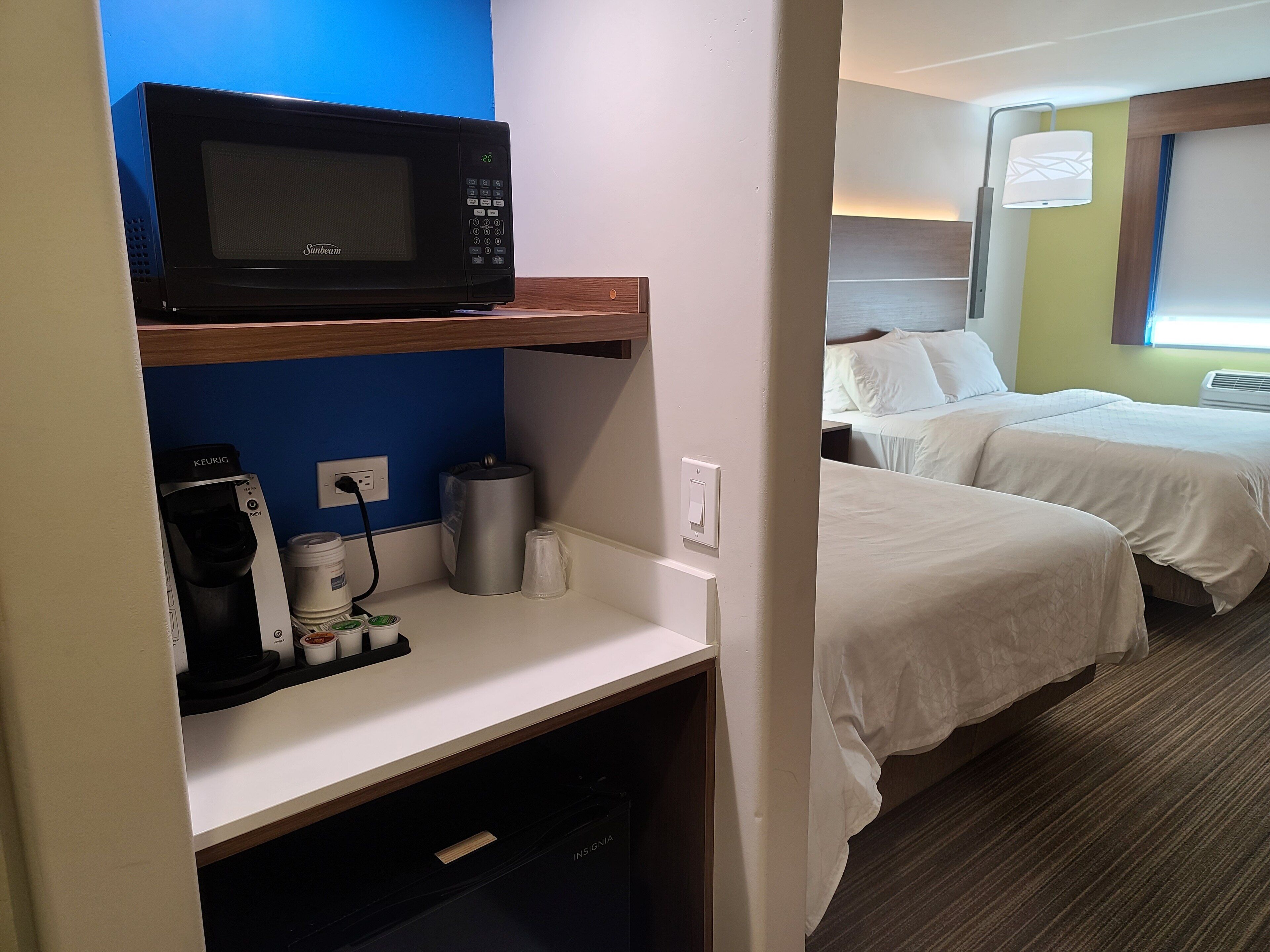 Foto - Holiday Inn Express & Suites Woodland Hills by IHG
