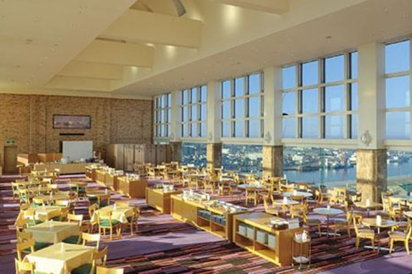 2 Restaurants, Frühstück, Mittagessen, Abendessen, chinesische Küche