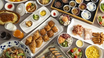 Bữa sáng buffet hàng ngày (2420 JPY/mỗi người)