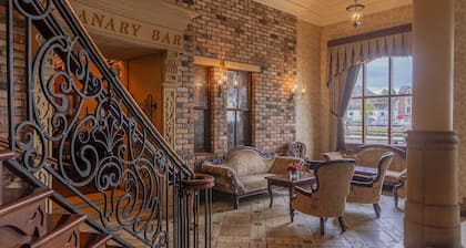 Canal Court Hotel