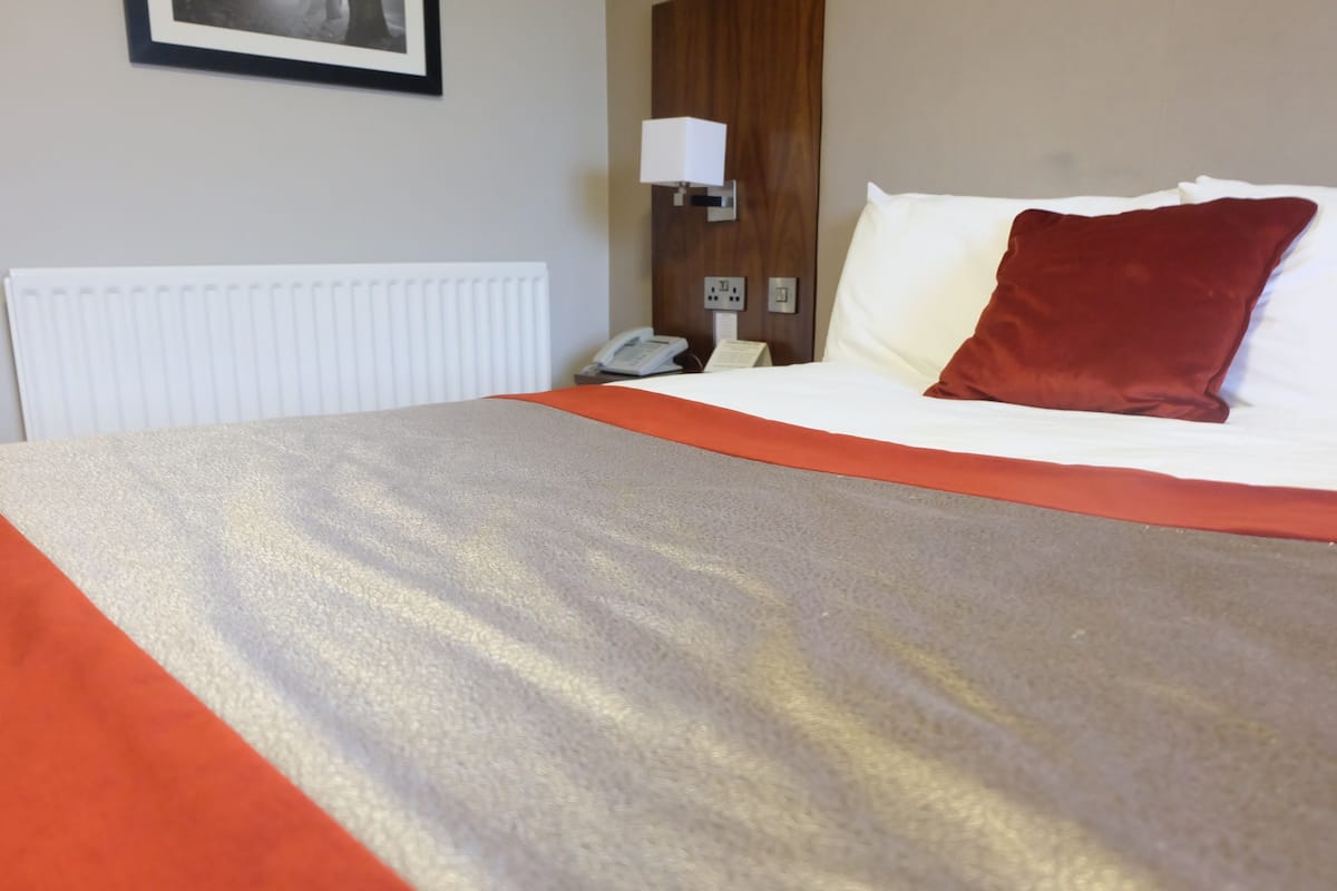 In-room safe, desk, soundproofing, iron/ironing board