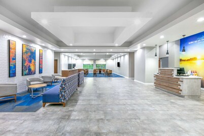 La Quinta Inn & Suites by Wyndham Jacksonville TX