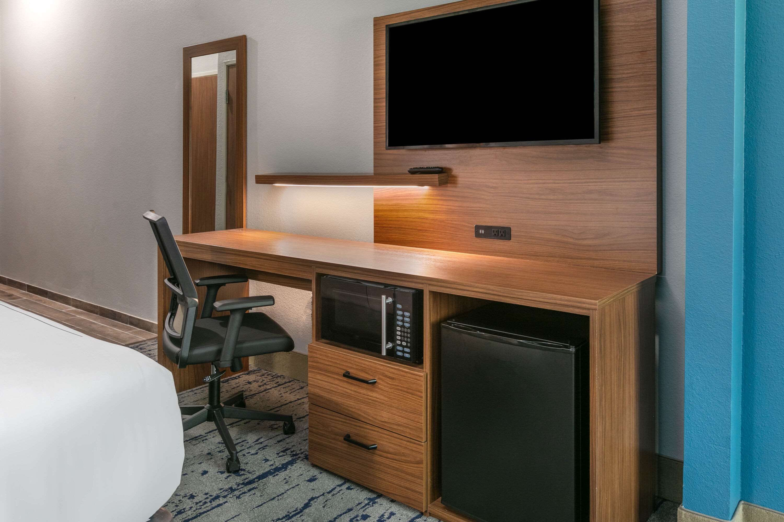 premium bedding, desk, iron/ironing board, free wifi