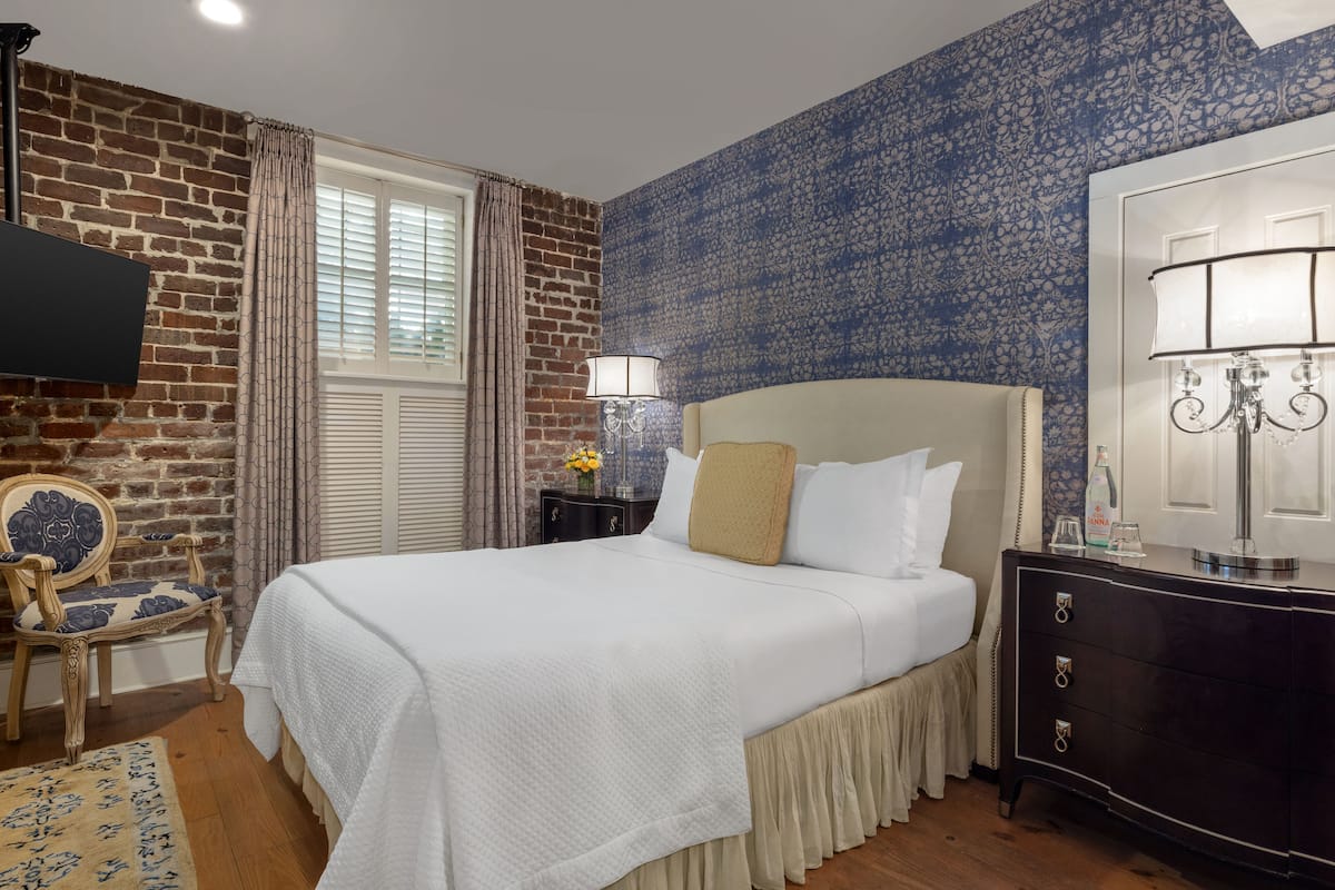 Kamer | Luxe beddengoed, een kluis op de kamer, individueel gedecoreerd