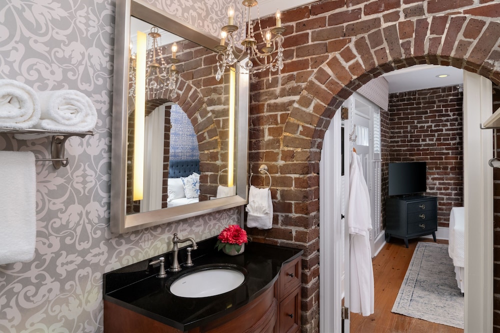 Hamilton-Turner Inn by null