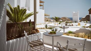 Evergreen Retreat Side Sea View with Outdoor Living Area | Hypo-allergenic bedding, minibar, in-room safe, individually decorated