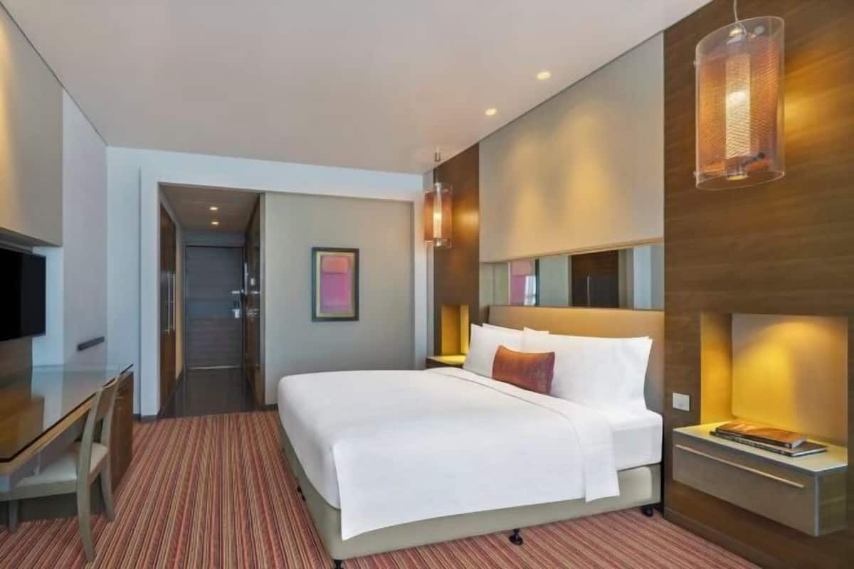 오리/거위털 이불, 미니바, 객실 내 금고, 책상