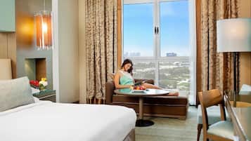 Room, 1 King Bed, Garden View