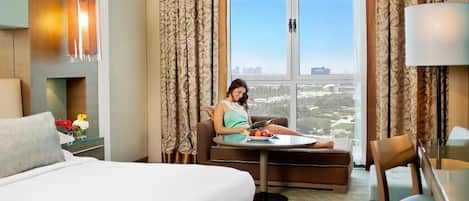 Room, 1 King Bed, Garden View | Down duvets, minibar, in-room safe, desk