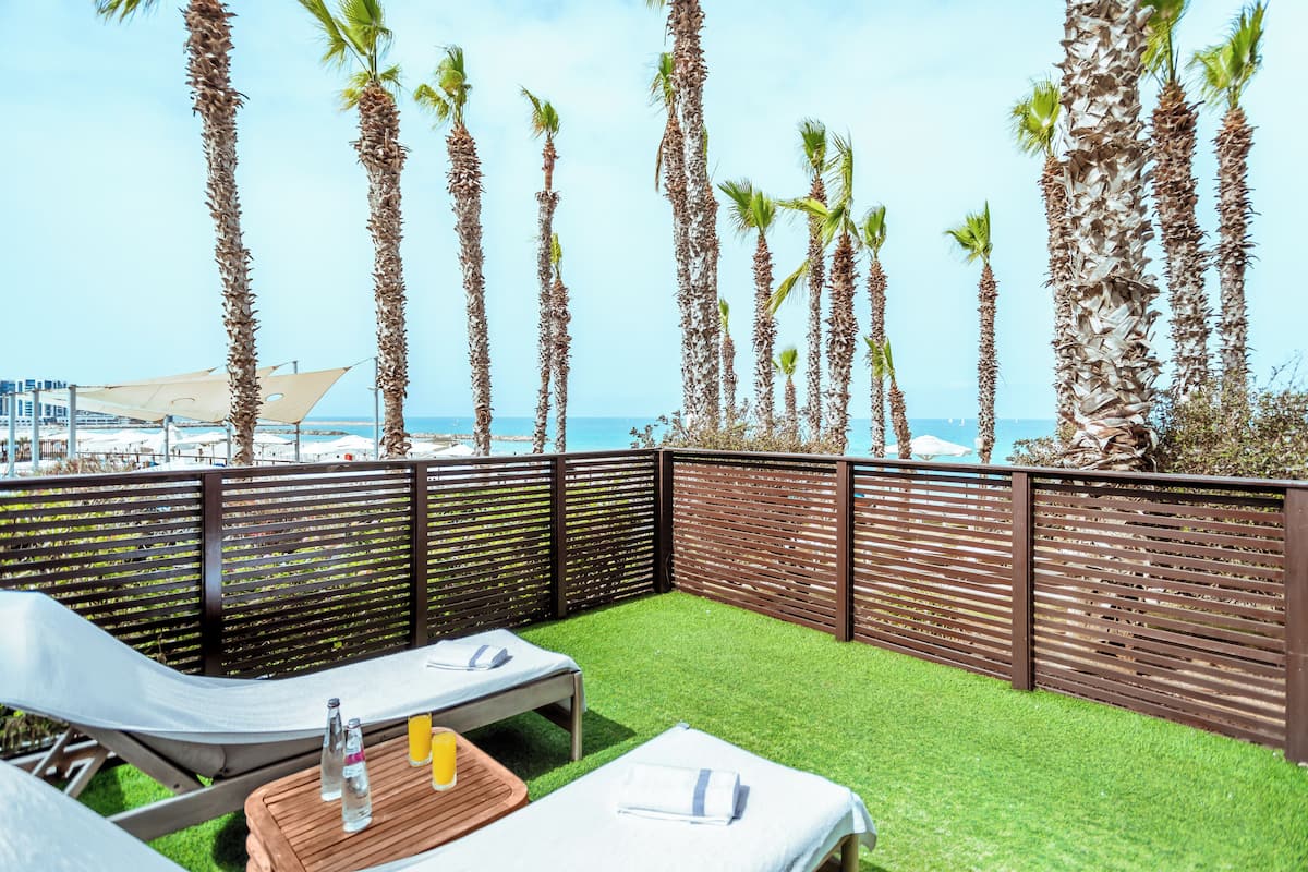 Deluxe Room, Sea View, Garden Area | Pemandangan taman