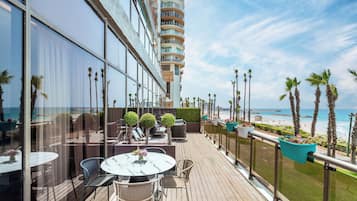 Minibar, in-room safe, blackout drapes, soundproofing