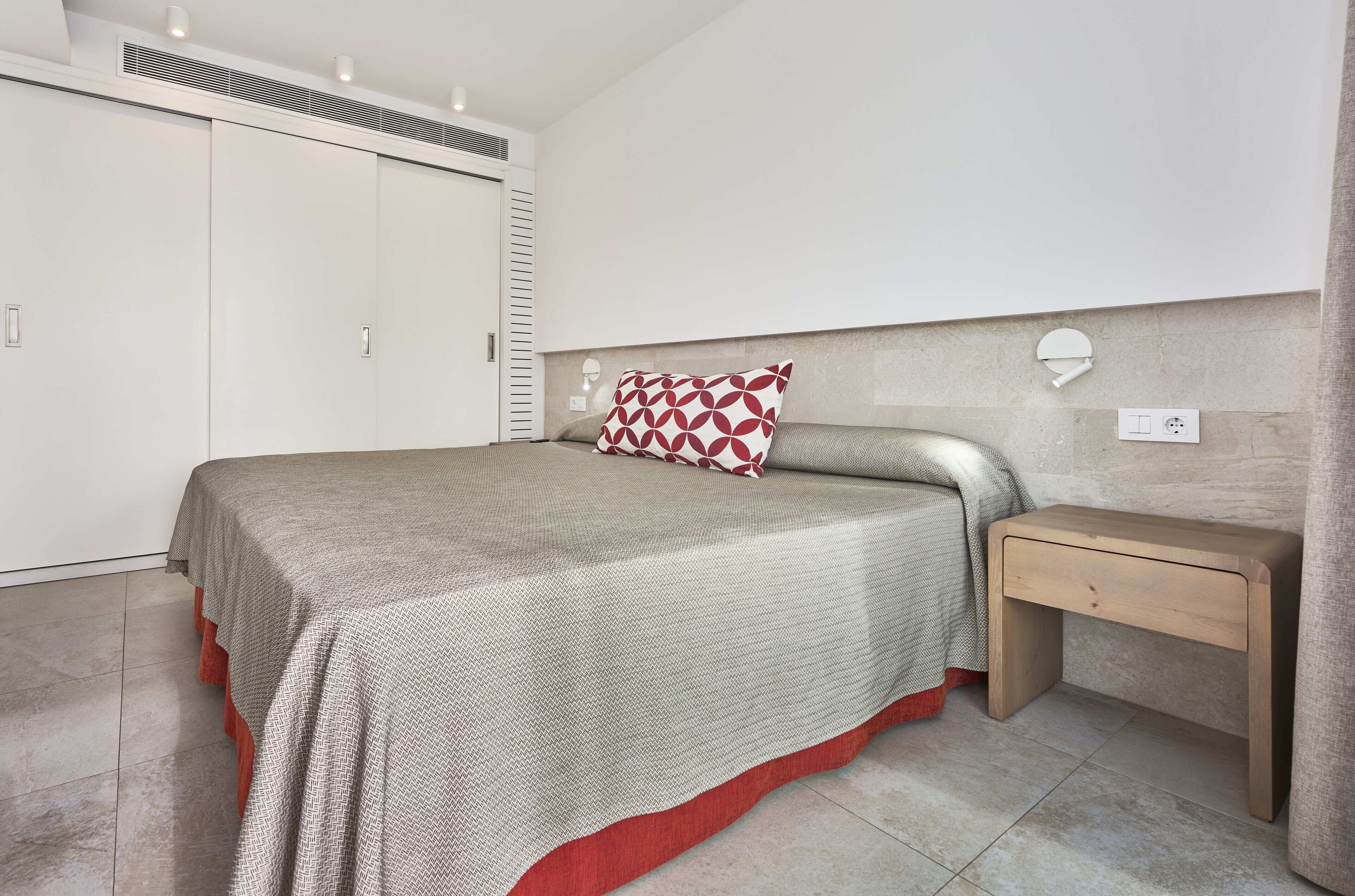 studio, balcony | 1 bedroom, in-room safe, desk, blackout curtains