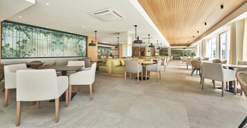 Daily buffet breakfast (EUR 11.55 per person)