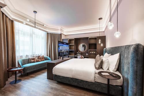 Suite | Ropa de cama de alta calidad, minibar, caja fuerte