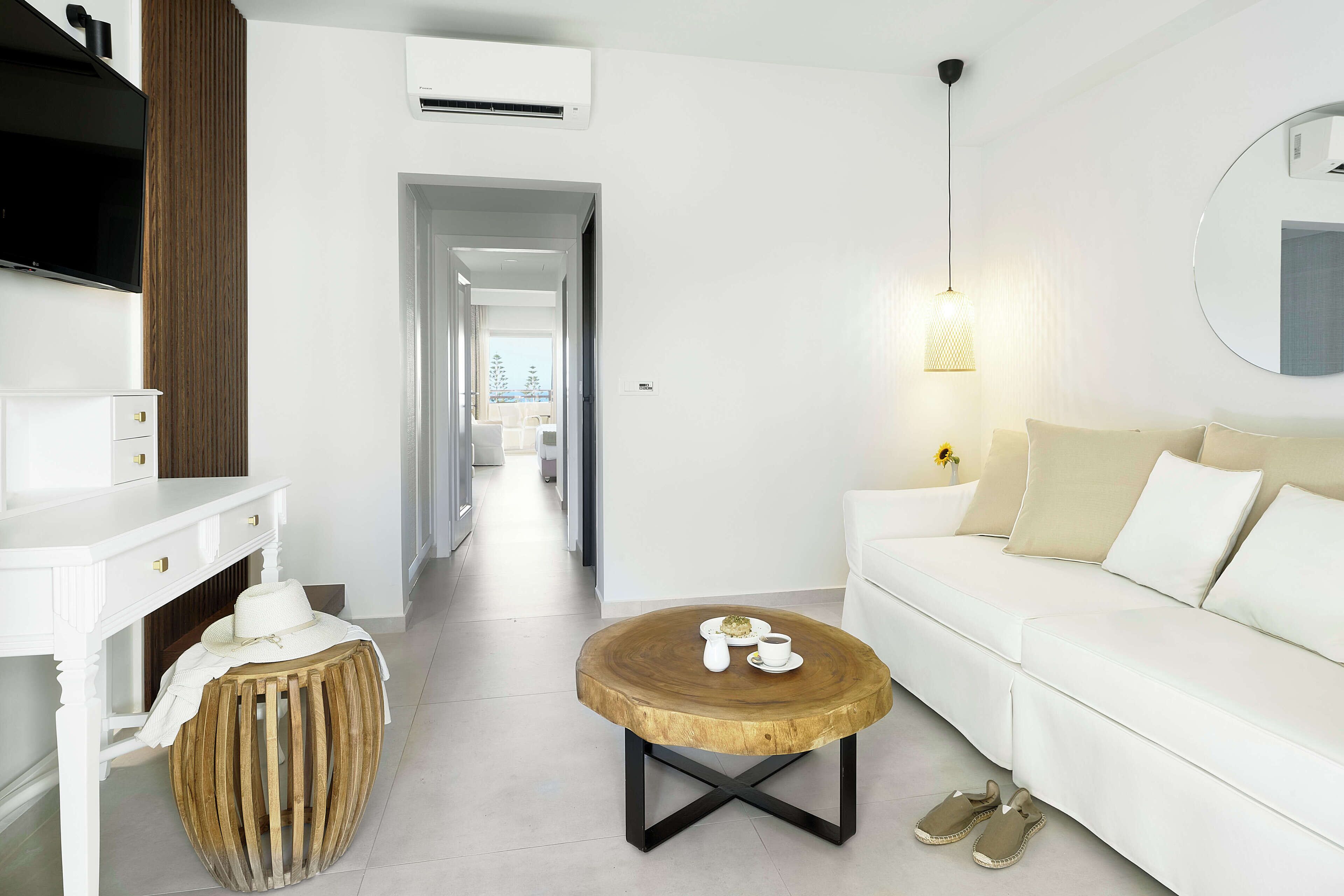 minibar, in-room safe, individually decorated, individually furnished