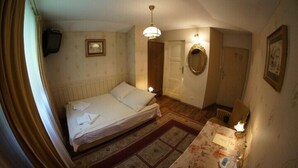 Unclassified image, 5 of 5, button - Florian (Krakow)