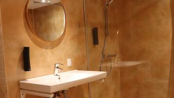 Standard Double Room | Bathroom | Shower, hair dryer, towels