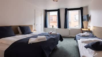 Double Room | Hypo-allergenic bedding, desk, free WiFi, bed sheets