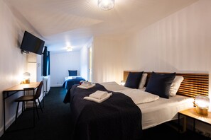 Tweepersoonskamer | Hypoallergeen beddengoed, een bureau, gratis wifi, beddengoed