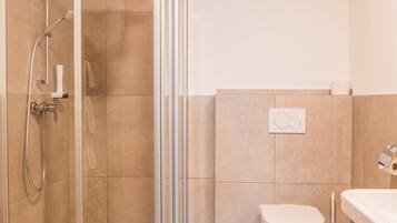 Einzelzimmer | Dusche im Bad