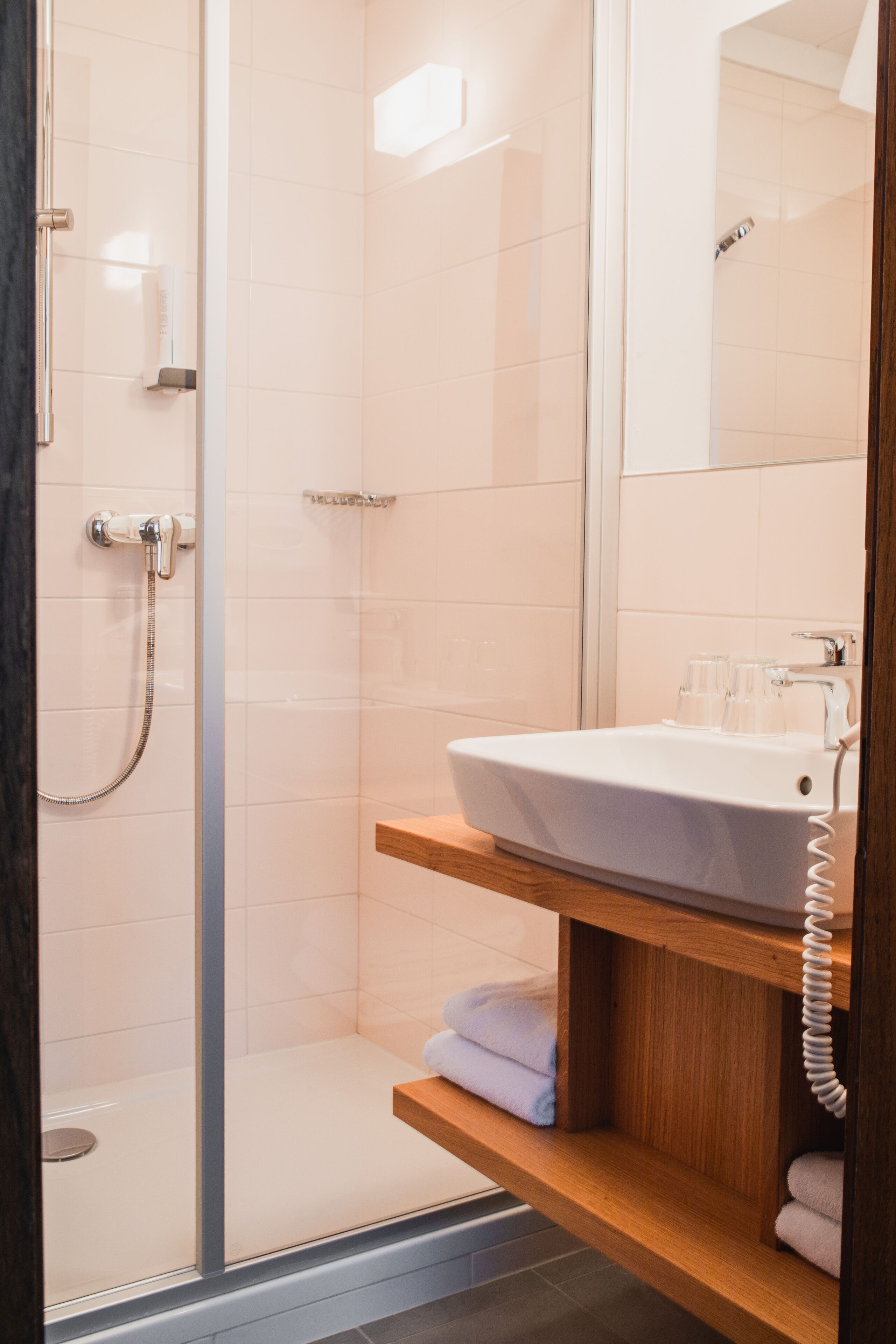 double room | bathroom | shower, hair dryer, towels