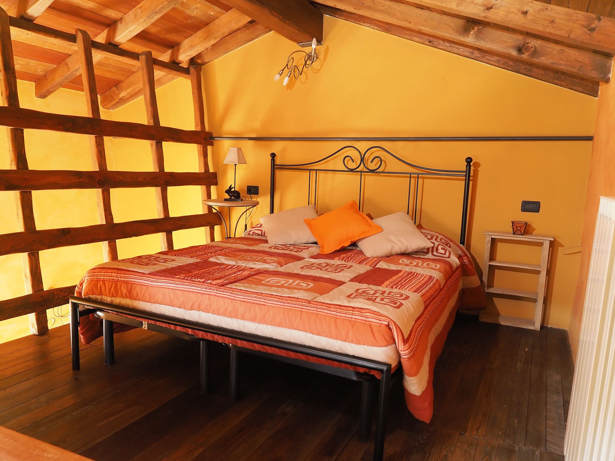 Comfort Duplex, 1 King Bed, Kitchenette, Valley View