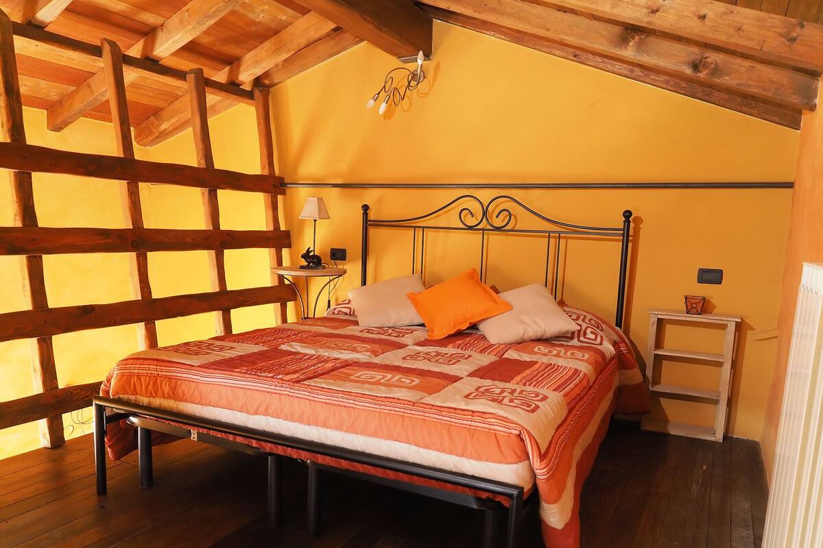 Comfort Duplex, 1 King Bed, Kitchenette, Valley View