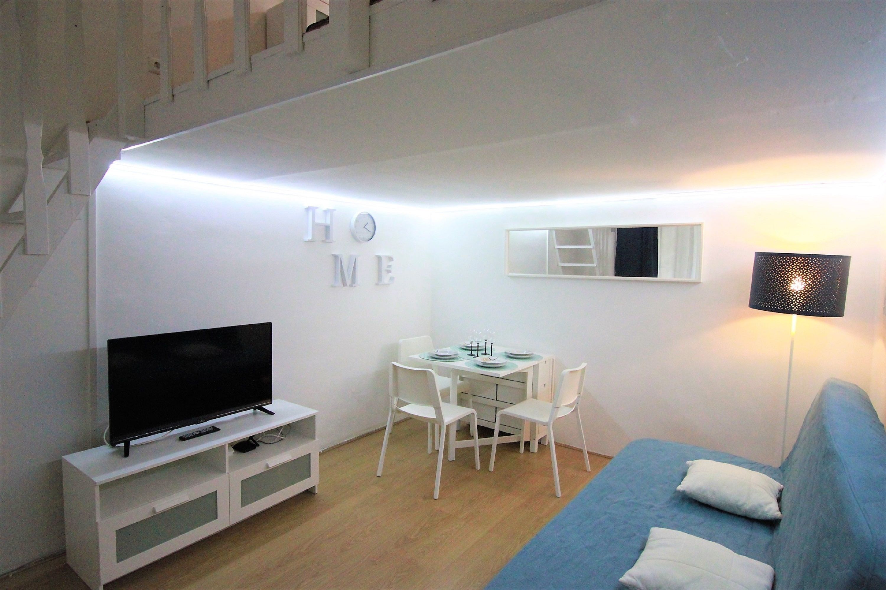 Lägenhet - 2 sovrum - kök (Opera 2) | Vardagsrum | LED-tv