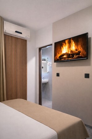 Premium bedding, desk, soundproofing, free WiFi - Hotel Villa Harmony (Sarajevo)