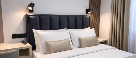 Premium bedding, desk, soundproofing, free WiFi