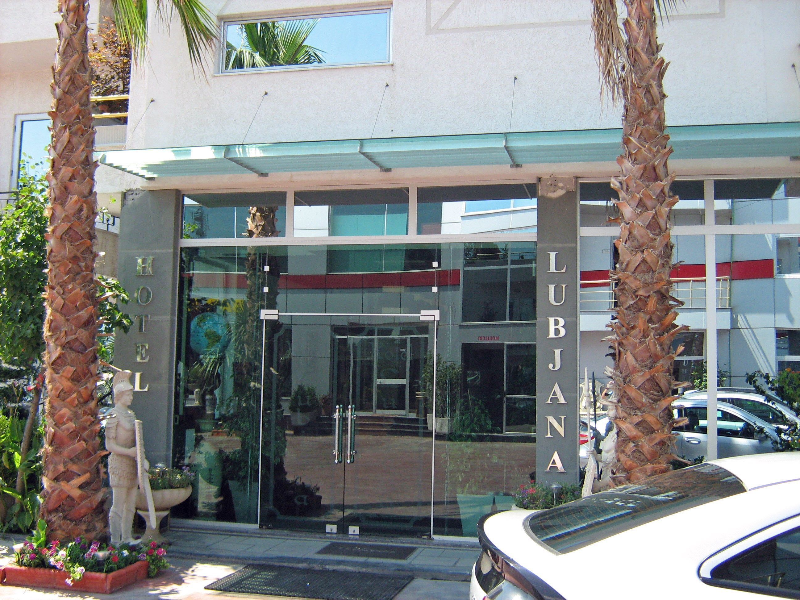 Majoituspaikan sisäänkäynti