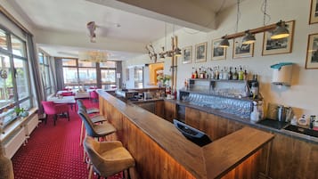 Bar (in der Unterkunft)