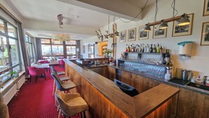 Bar (en el alojamiento)