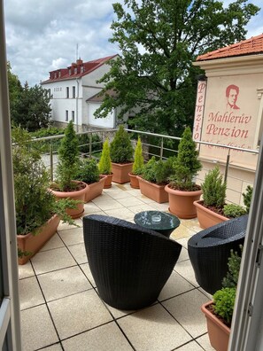 Tweepersoonskamer, terras | Hypoallergeen beddengoed, een minibar, een bureau, babybedden (toeslag)