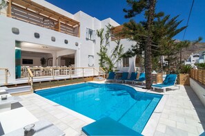 Piscine extérieure (ouverte en saison)