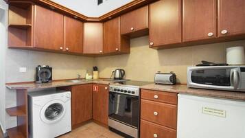 Fridge, microwave, stovetop, electric kettle