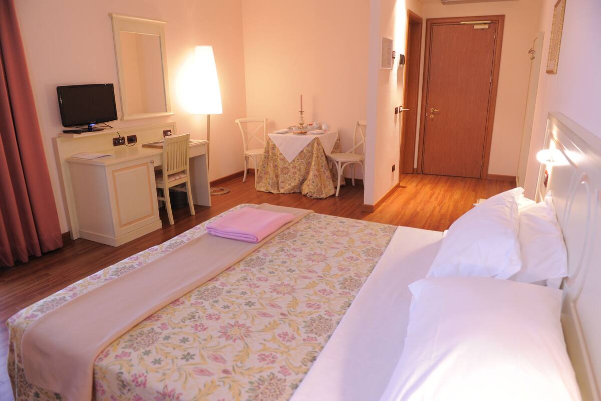 superior double room | minibar, in-room safe, desk, blackout curtains