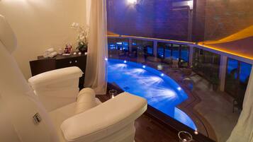 Sauna, steam room, body treatments, aromatherapy, hot stone massages