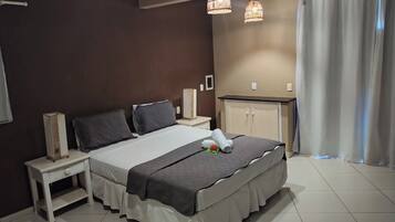 Triplo standard 1 andar | 1 quarto, frigobar, cofres nos quartos, Wi-Fi de cortesia