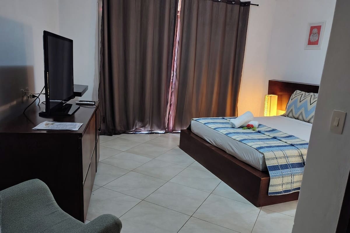 1 habitación, minibar, caja de seguridad en la habitación y wifi gratis