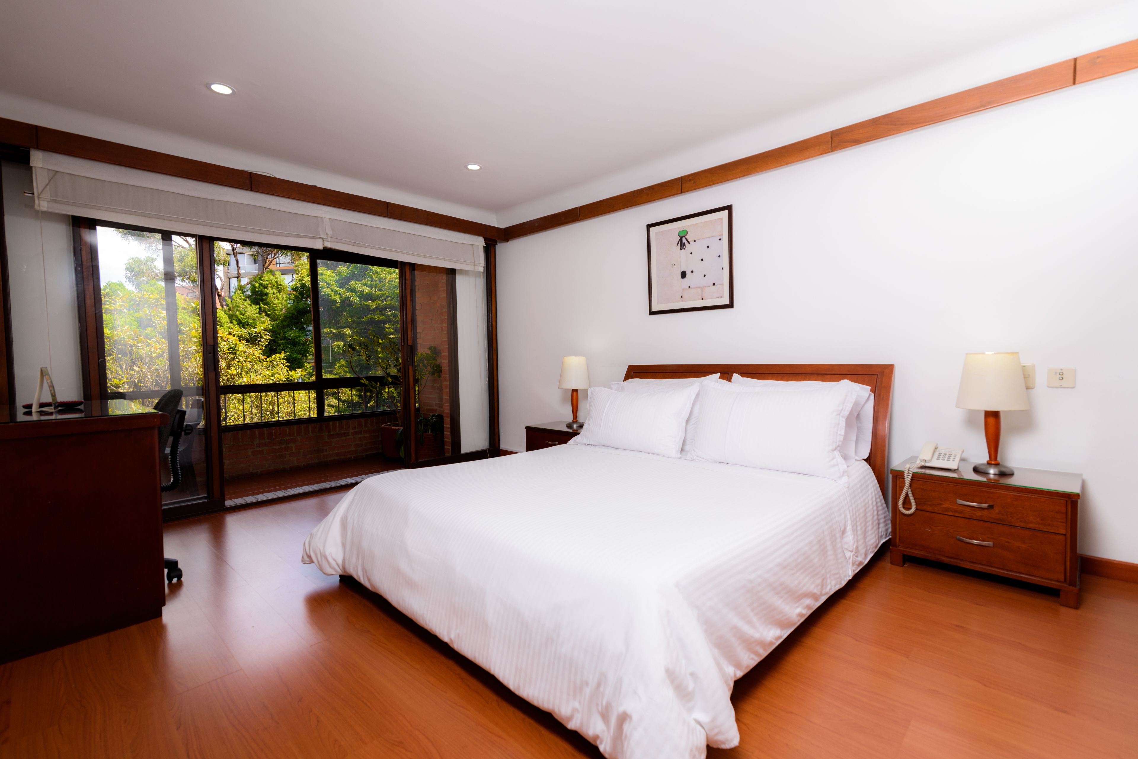 Appartement | Coffres-forts dans les chambres, rideaux occultants, Wi-Fi gratuit