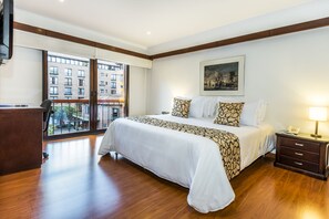 Caja fuerte, cortinas opacas, wifi gratis y ropa de cama