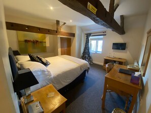 Double Room, Private Bathroom | Individually decorated, individually furnished, desk, laptop workspace - Hornsbury Mill (Chard)