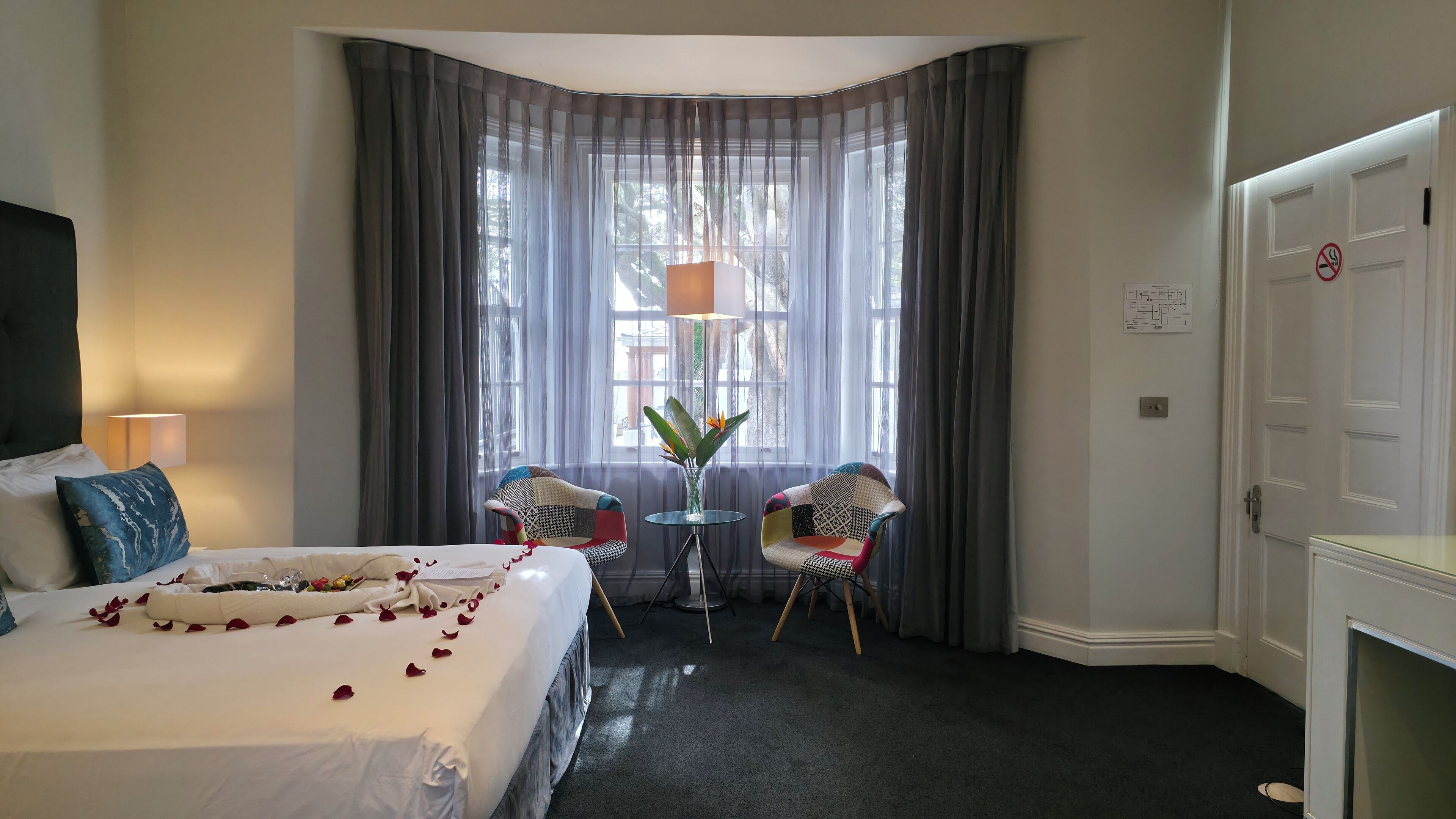 studio suite | 1 bedroom, premium bedding, minibar, in-room safe