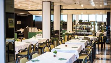 Colazione a buffet inclusa, servita tutte le mattine