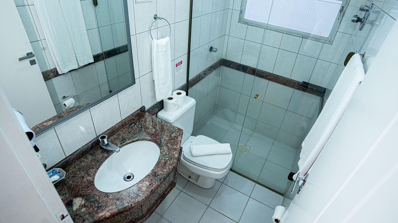 standard room | 1 bedroom, minibar, in-room safe, desk