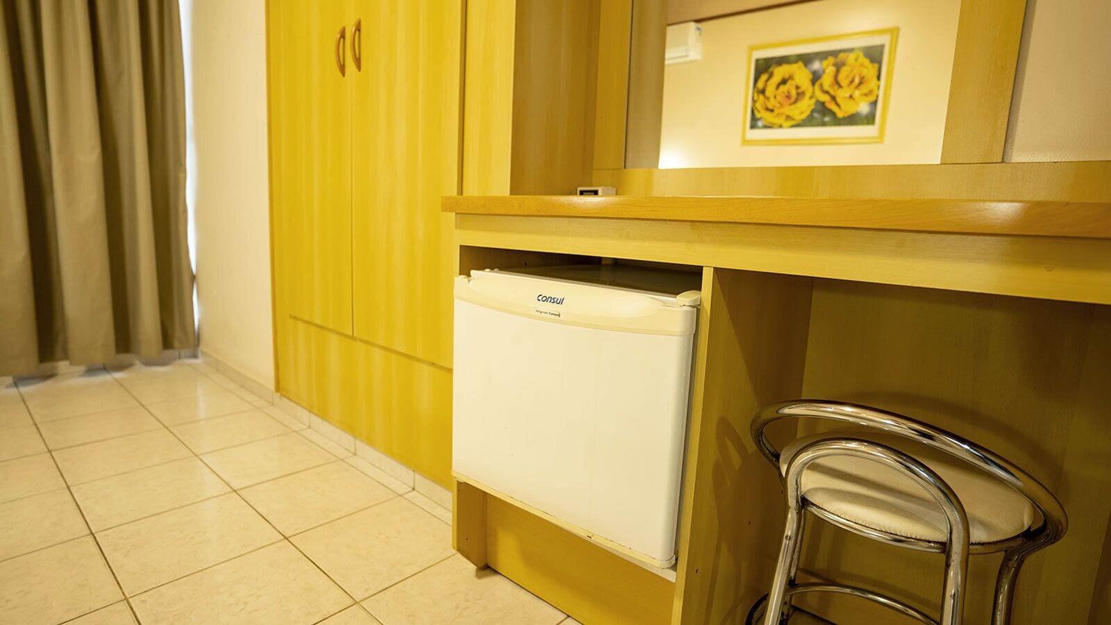 classic room | 1 bedroom, minibar, in-room safe, desk