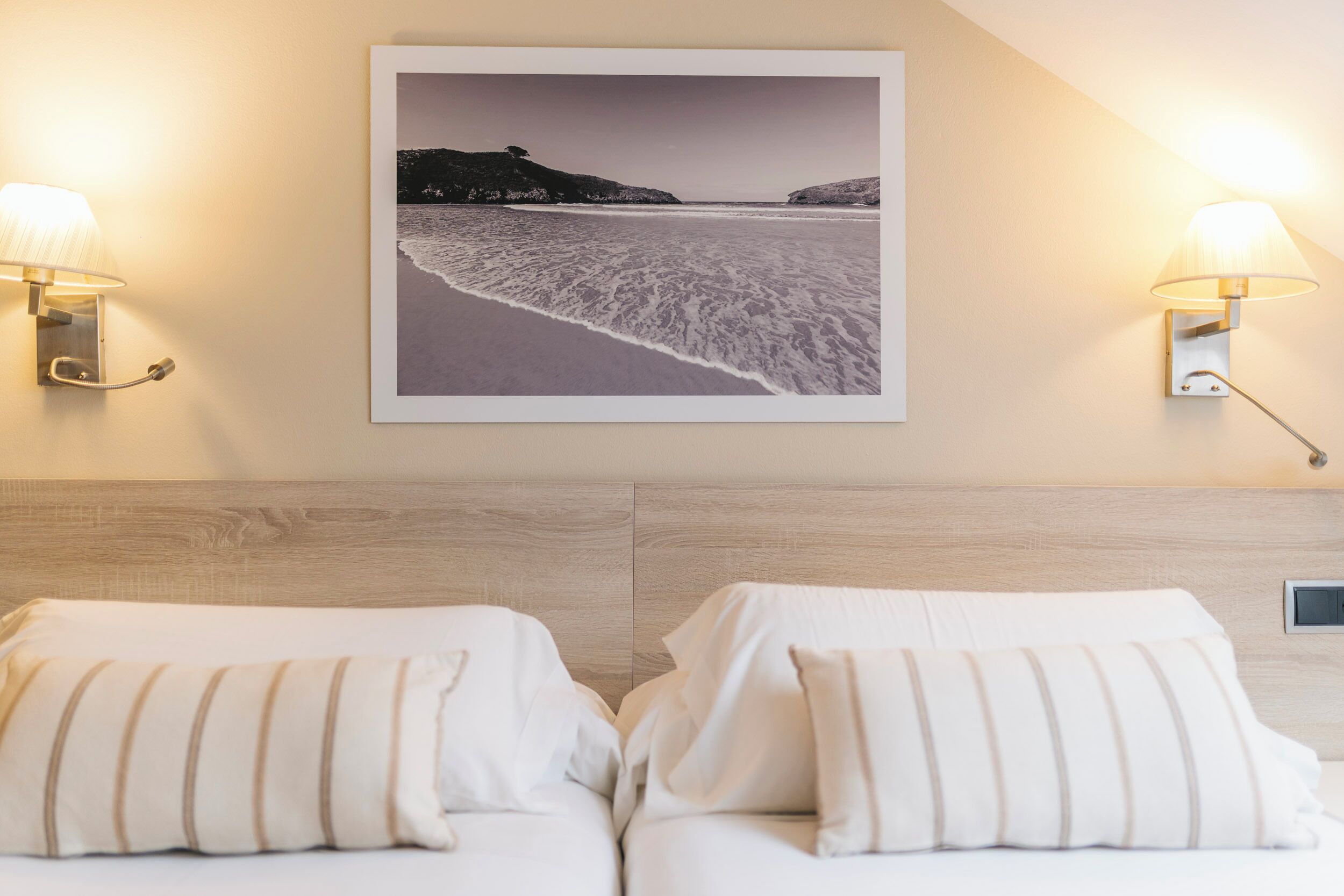 Minibar, coffres-forts dans les chambres, bureau, Wi-Fi gratuit