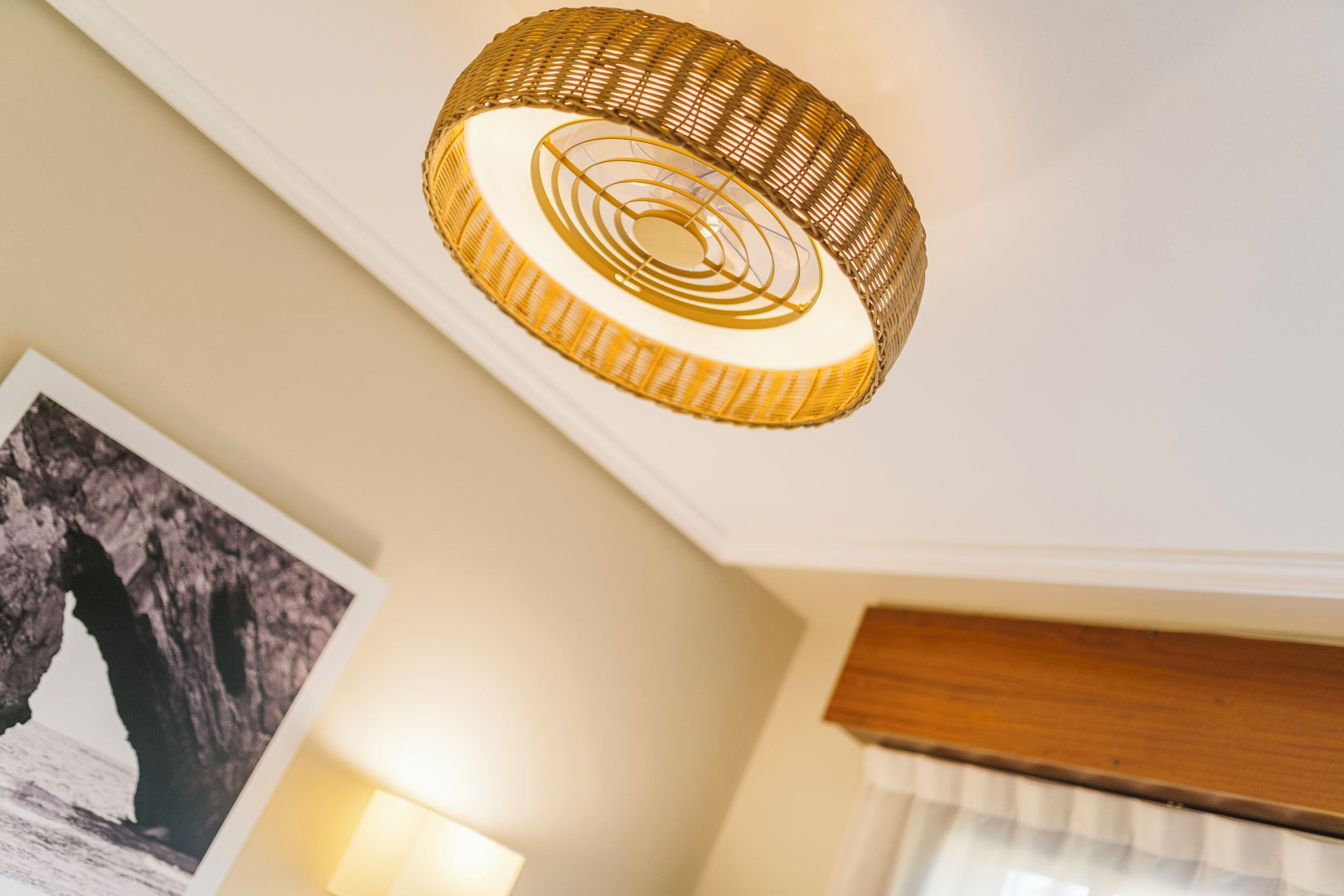 comfort single room | 1 bedroom, minibar, in-room safe, desk