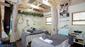 Couples treatment room(s), body treatments, aromatherapy